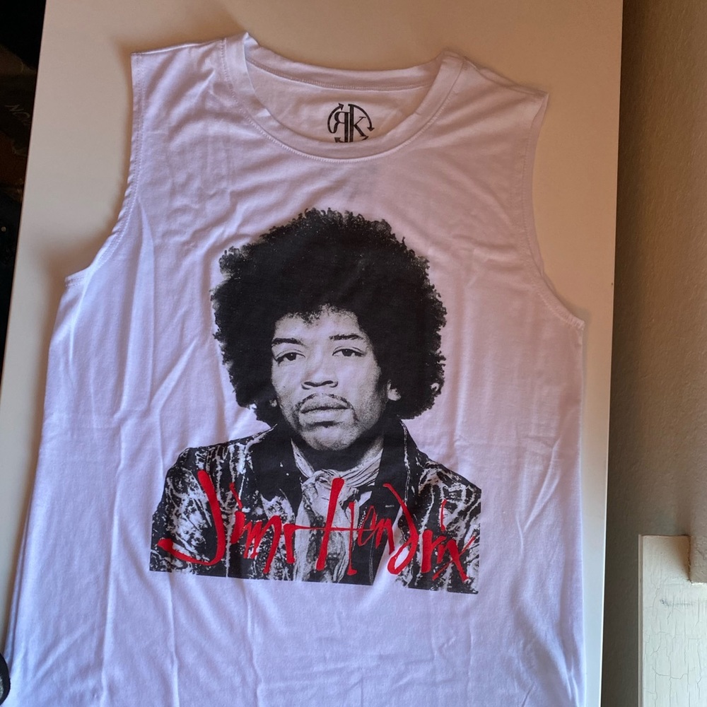 Look for men’s and women’s tank tops - Picture 5 of 5